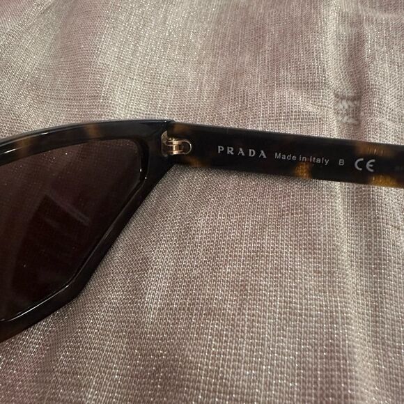 PRADA Tortoise Sunglasses - Picture 3 of 7